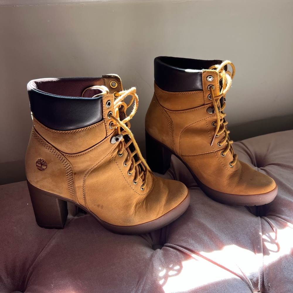 Worn Timberland heeled Boots